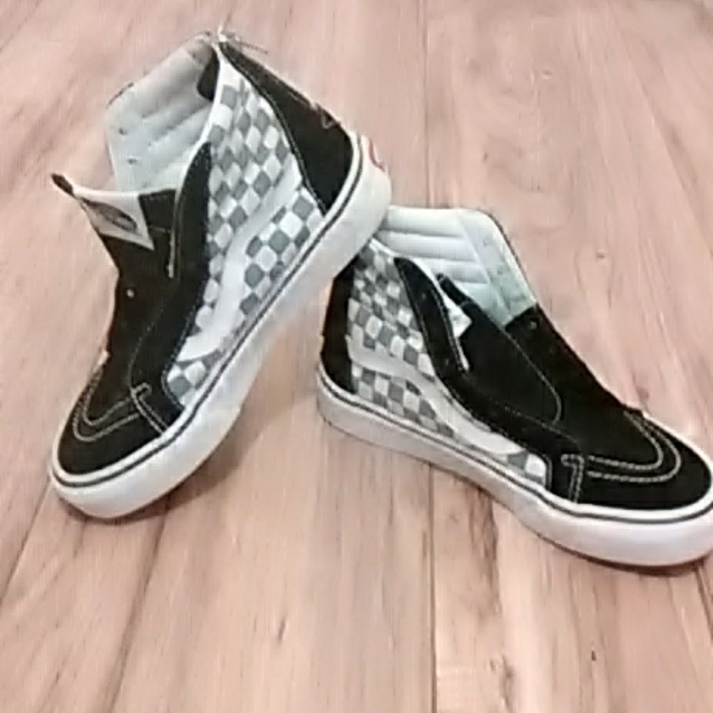 EUC adorable checkered Vans. Youth size 2(big girl